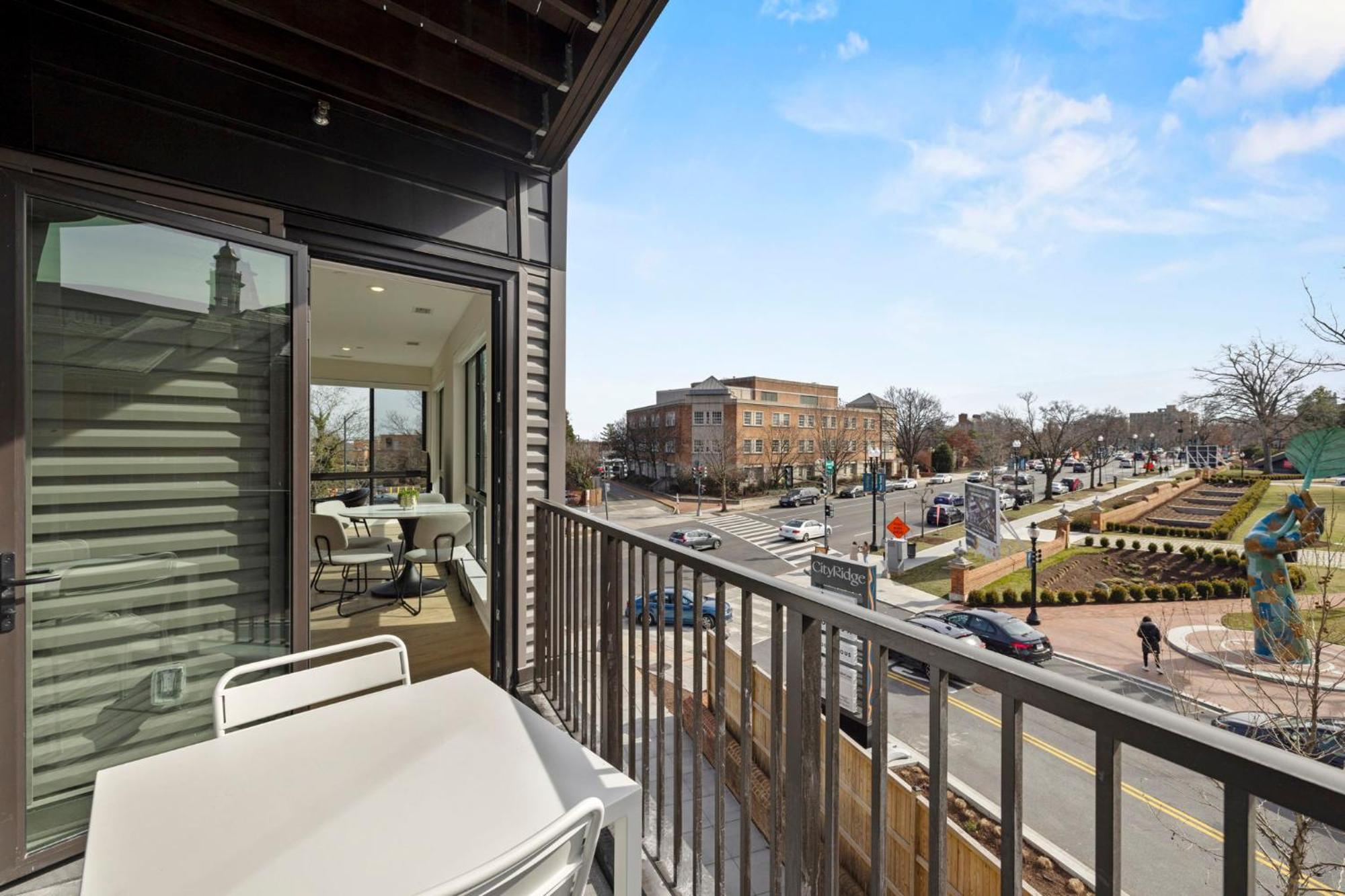 Апартаменты Placemakr Cathedral Heights Вашингтон Номер фото